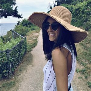 Meet your Posher, Daniela